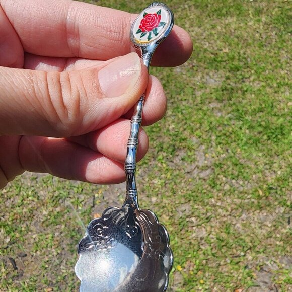 Vintage Scalloped Spoon Red rose Miniature Collectible spoon "RARE Scalloped" - Picture 7 of 11